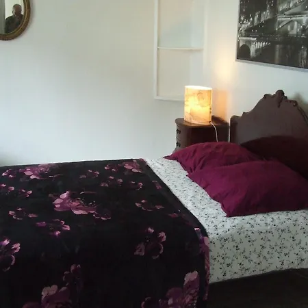 Au Calme Quarto em Acomodações Particulares